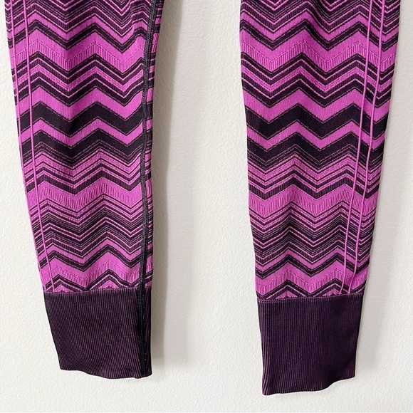 Lululemon Ebb To Street Ankle Pant Heathered Regal Plum Chevron Print Size 4 - Picture 7 of 10
